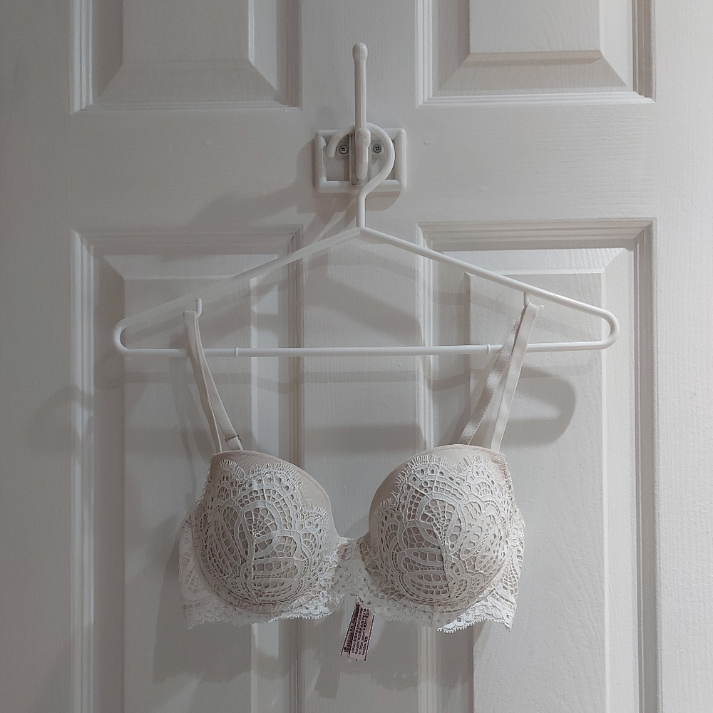 Victoria's Secret | Dream Angels Lined Demi Bra - Picture 2 of 12